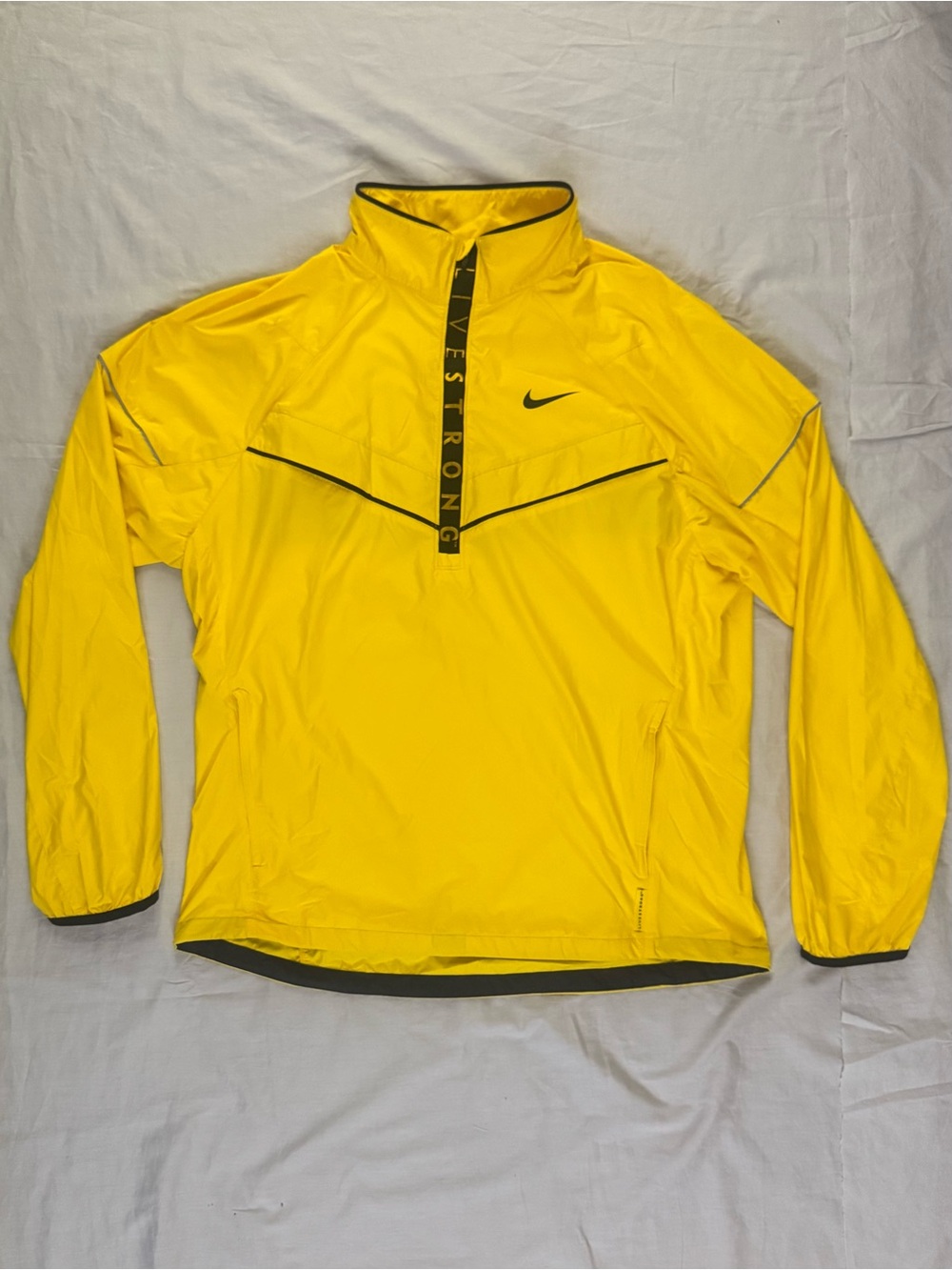 Nike LIVESTRONG Half Zip Running Windbreaker Jacket Men’s L Yellow 393954-703
